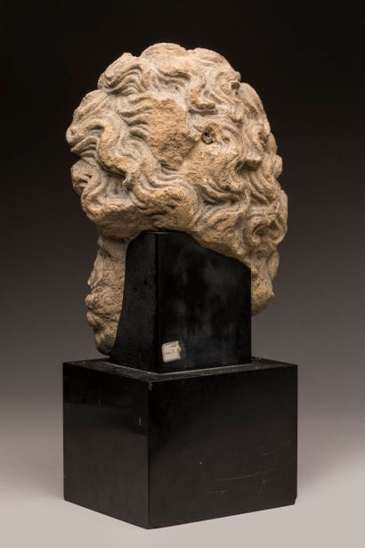 Head in yellow limestone (pierre de Jaumont)...