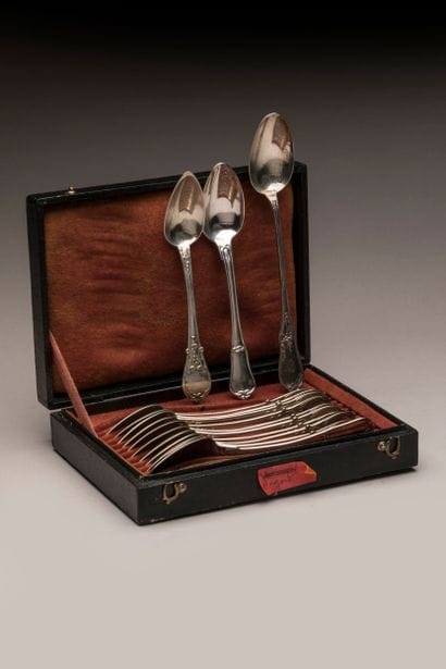 Suite of 10 small silver spoons with vegetal...