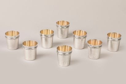 Huit verres à liqueur en argent 950°/°° à...