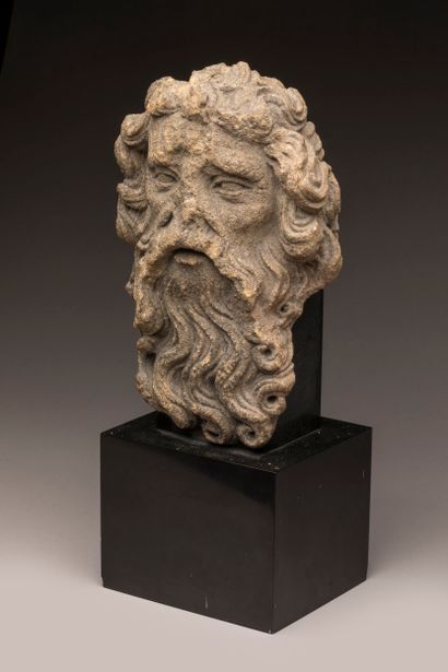Head in yellow limestone (pierre de Jaumont)...