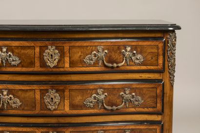 MISSONNIER - Regency-style chest of drawers...