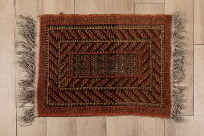 6 rugs :
- Beloutch carpet (warp, weft and...