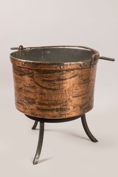 Large copper cauldron
Height 36 cm - Diam....