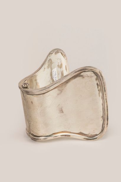 Plain silver asparagus tongs, Minerve hallmark...