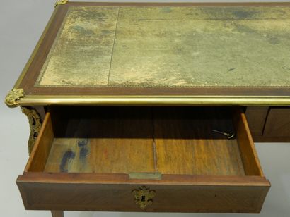 Flat desk in amaranth veneer, opening with...