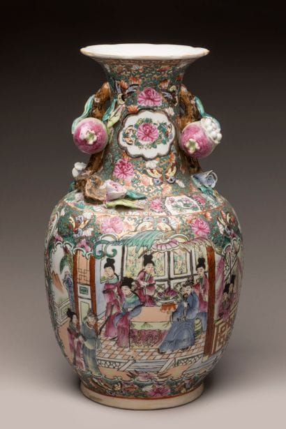 CANTON, late 19th - early 20th century 
Polychrome...