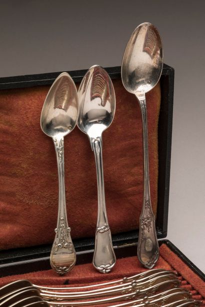 Suite of 10 small silver spoons with vegetal...