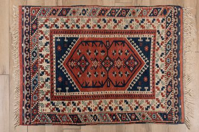 6 rugs :
- Beloutch carpet (warp, weft and...