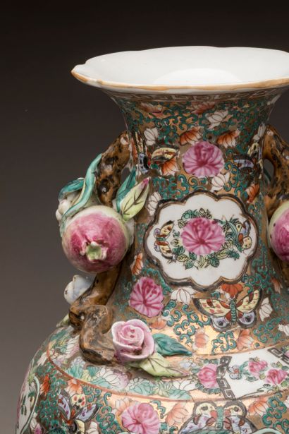 CANTON, late 19th - early 20th century 
Polychrome...