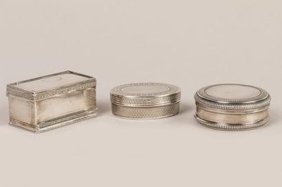 Three silver boxes or pillboxes 950°/°°....