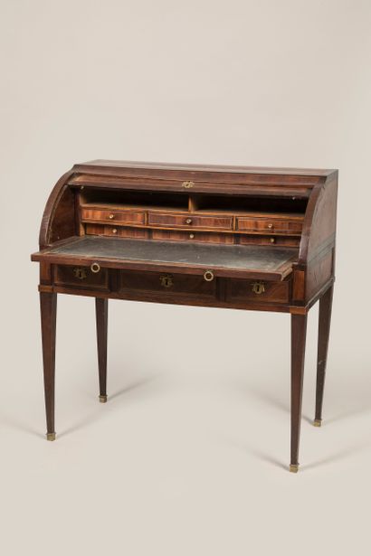 All-sided cylinder desk in rosewood veneer...