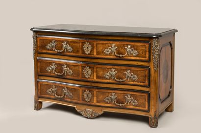 MISSONNIER - Regency-style chest of drawers...