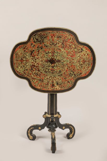 Tripod pedestal table with tilting top. Napoleon...