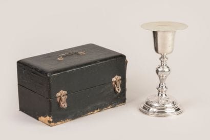 Baluster-shaped chalice in 950°/°° silver...