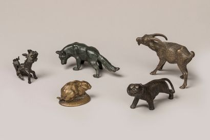 A set of 5 bronze subjects representing animals...