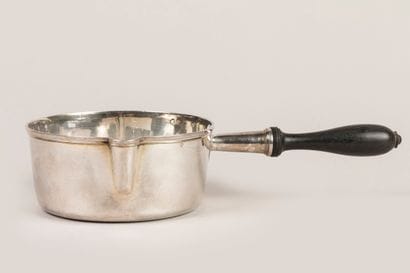 950°/°° silver saucepan, plain with pouring...