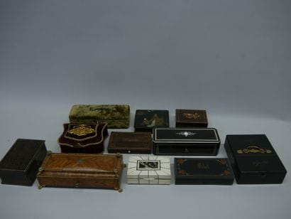 Set of 10 miscellaneous boxes (glove boxes,...