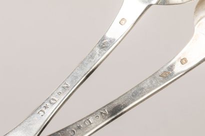 - 2 couverts en argent uniplat, poinçon Minerve...