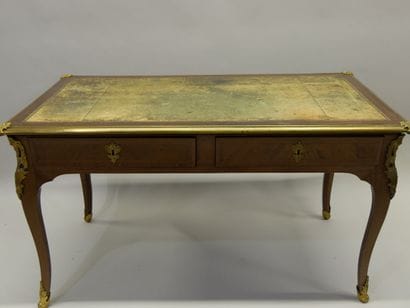 Flat desk in amaranth veneer, opening with...