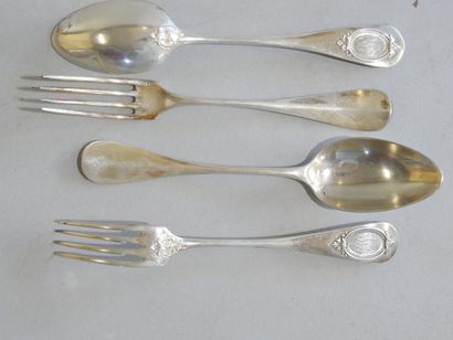 Suite of 12 silver flatware sets, the spatula...