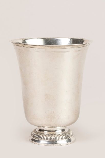 Timbale tulipe en argent XVIIIe siècle, Mo...