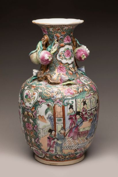 CANTON, late 19th - early 20th century 
Polychrome...