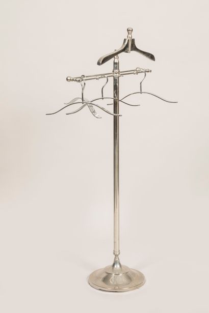 Chromed metal nightstand.
height: 144 cm

A...