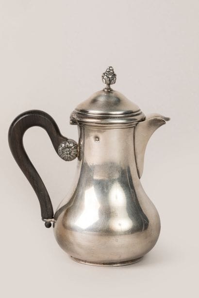 Pot à lait en argent (950 millièmes), la...