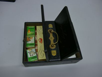 Set of 10 miscellaneous boxes (glove boxes,...