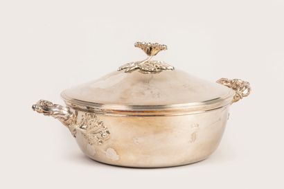 Silver vegetable dish with handles, daisy-shaped...