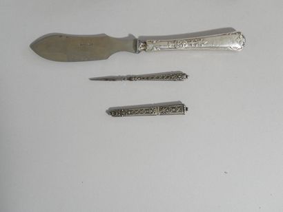 Household set including :

- a 19th century...