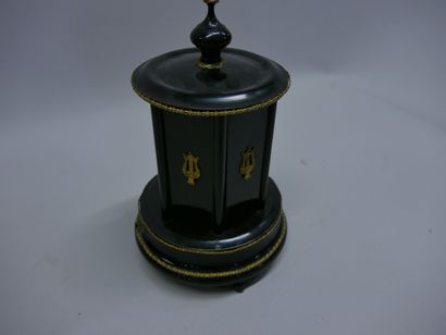 Nice set of 7 musical cigar humidors. Late...