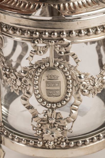 Tripod mustard pot in silver 916°/°° with...