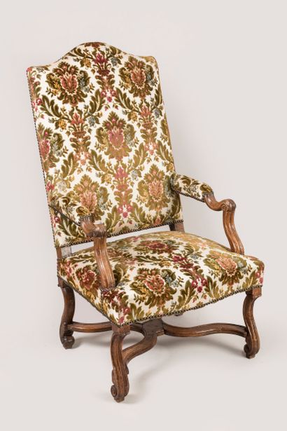 High-curved flat-back armchair in molded...