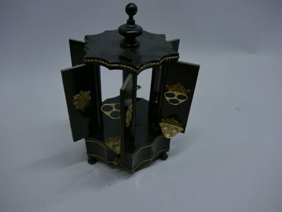 Nice set of 7 musical cigar humidors. Late...