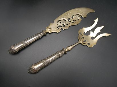 Lot en métal argenté divers (timbale, coquetier,...