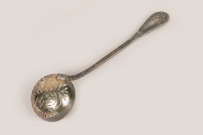 Cuillère à saupoudrer en argent, poinçon...