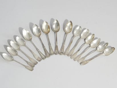 15 small silver spoons, mismatched
318 g