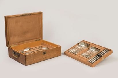 A la Gerbe d'Or Paris - Coffret ménagère...