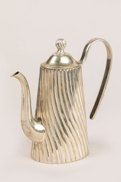 Flat-bottomed silver coffee pot with frieze...