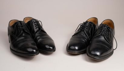 CHARLES TYRWHITT 
Deux paires de chaussures...