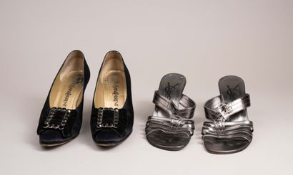 YVES SAINT LAURENT 
Paire de chaussures à...