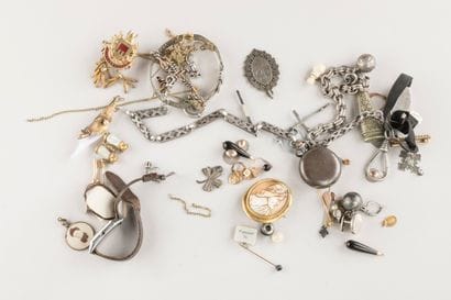 Lot de fantaisie (rayures, accidenté) 
-...