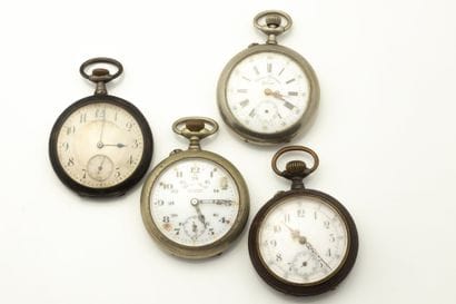 Ensemble de quatre montres à gousset, dont...