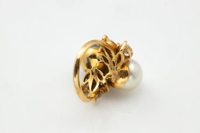 toi et moi ring set with a white cultured...