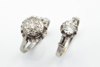 Two rings in white gold (750 thousandths)...