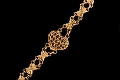 Bracelet centré d’un cœur dessus en cage...