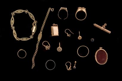 Lot de bijoux accidentés et avec manques...