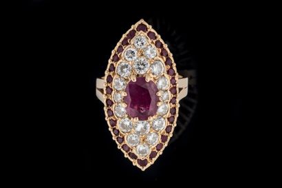Long double-encircled marquise ring in yellow...