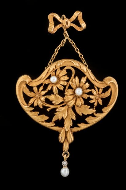 Pendentif « belle époque » en or jaune (750...